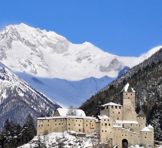 Tures/Taufers Castle in winter