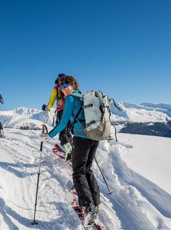 Un tour di scialpinismo di gruppo