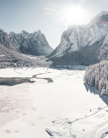 Lake Dobbiaco/Toblach in winter