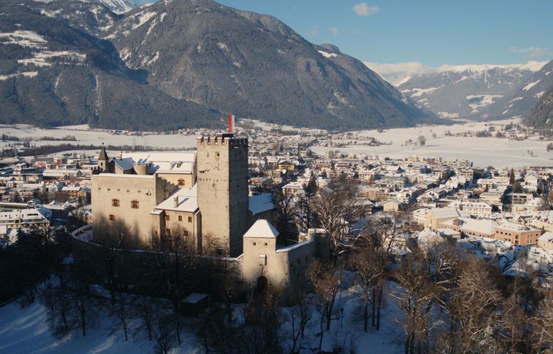 Brunico/Bruneck and its castle in winter