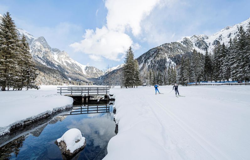 Cross-country skiing around Lake Anterselva/Antholz