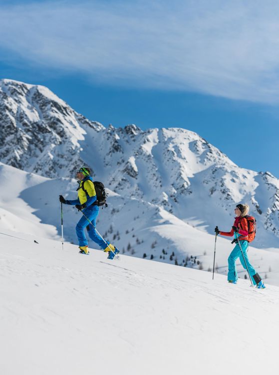Two people on a ski tour