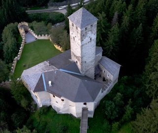 Führung durch das majestätische Schloss in Welsberg