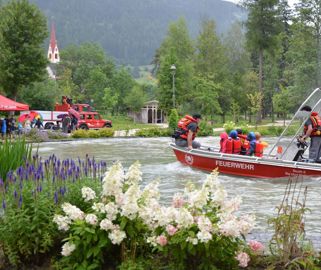 Mattutino e festa bambini con i vigili del fuoco a Monguelfo