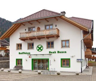 Bank Raiffeisen branch office S. Martino