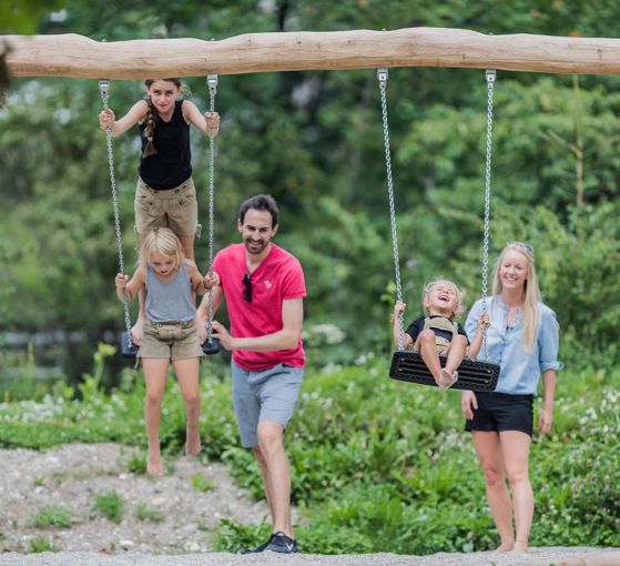 Kinderspielplatz, Interessentschaftshütte 