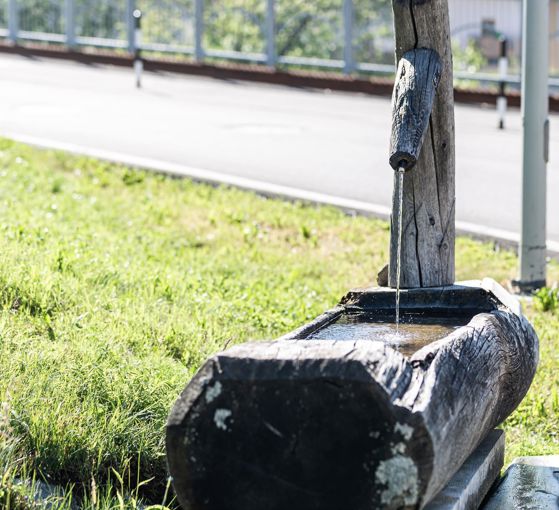 Achtsam am Berg - Brunnen Weiher Quellen