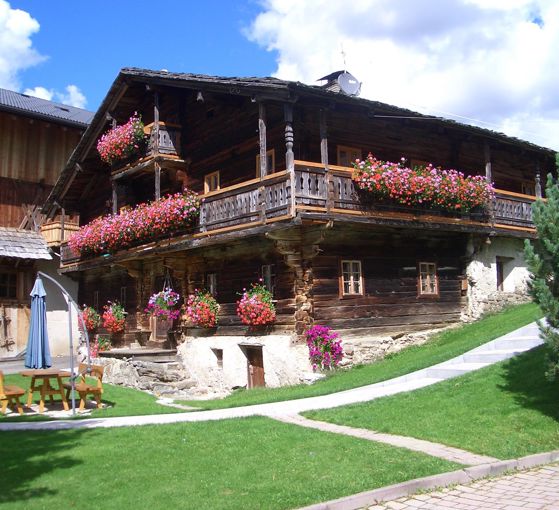 Reierhof- Hofschank mit Schaubauernhof