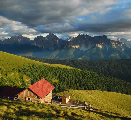 Schutzhaus Bonner Hütte 2340 m